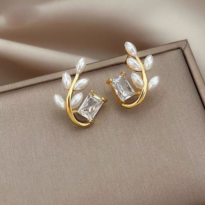 2024 Korean New Simple Temperament Circle Pearl Earrings Fashion Small Versatile Earrings Jewelry